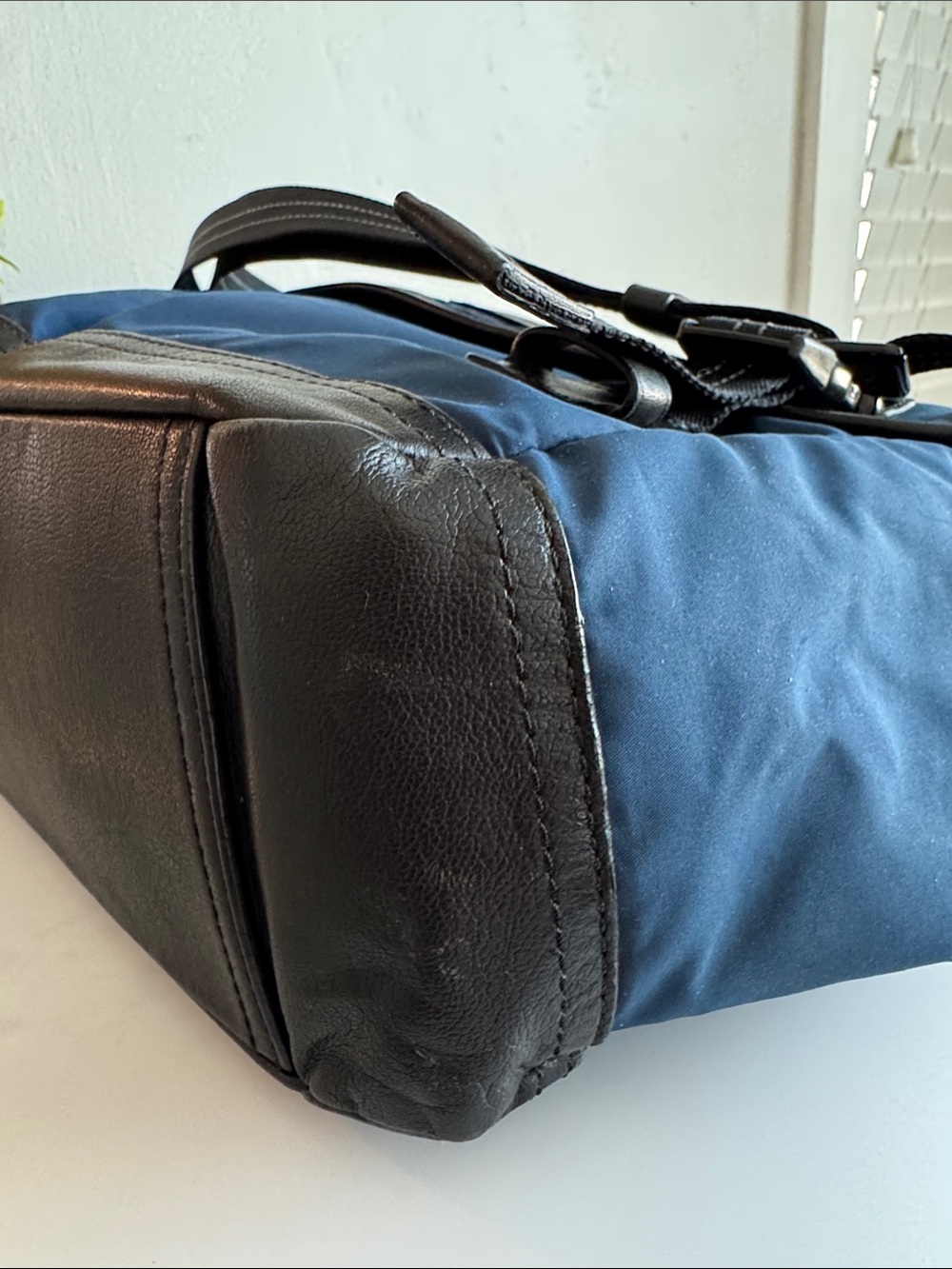 Coach Messenger Laptop Computer Bag - Picture 5 of 8